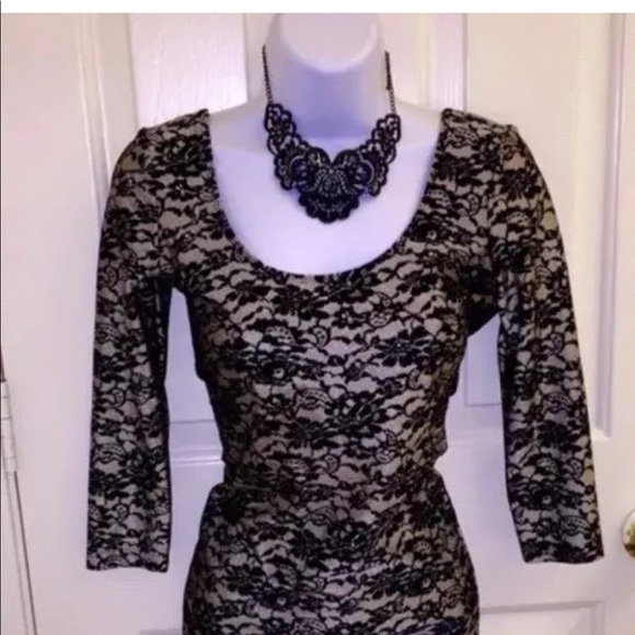 2 white button up shirts and dress size small - Picture 5 of 6